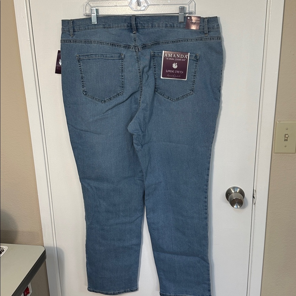 NWT Size 18W Average, Gloria Vanderbilt jeans in “Callisto” - Picture 3 of 6
